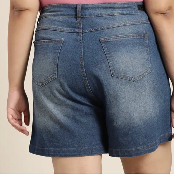 Women's plus size 22 Denim cuffed Jean shorts Distressed Bermuda Sz 22 waist 38 - Picture 6 of 9